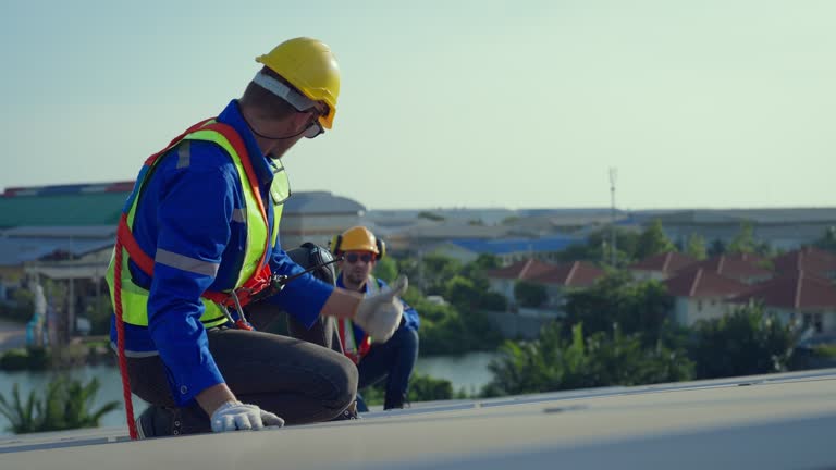 Best Roof Maintenance and Cleaning  in Monroeville, OH